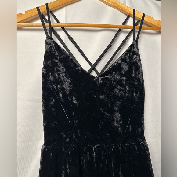 Forever 21 Crushed Velvet Black Mini Dress - Picture 3 of 6